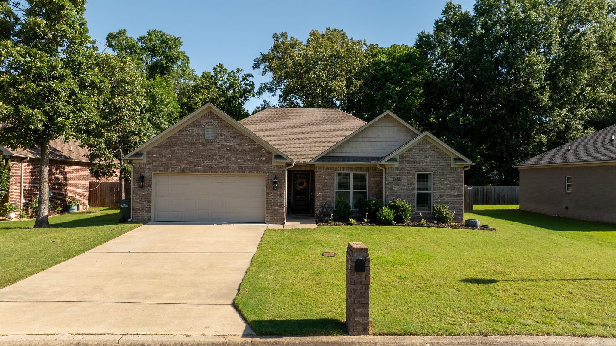 MAKENNA COVE - Residential