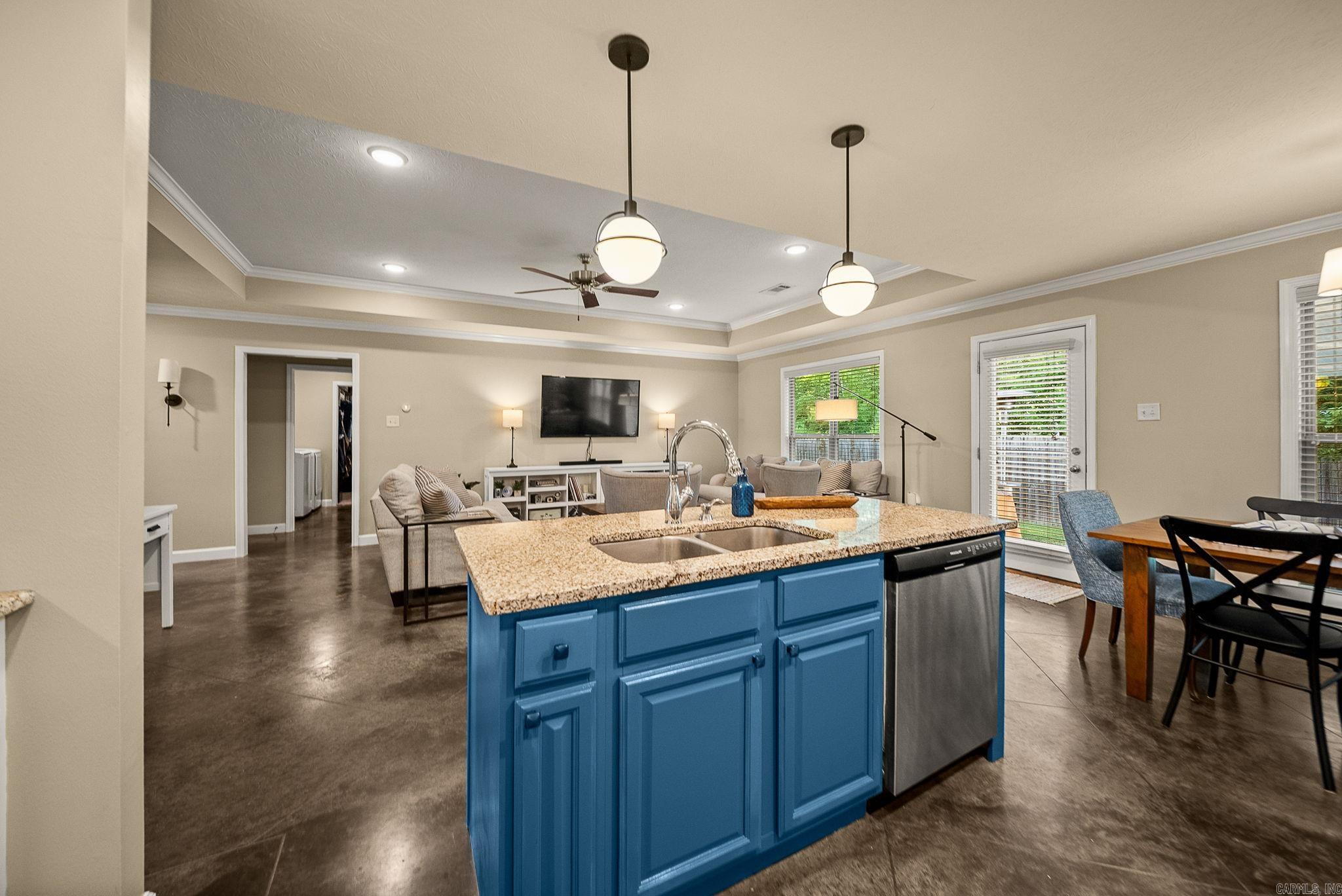 MAKENNA COVE - Residential