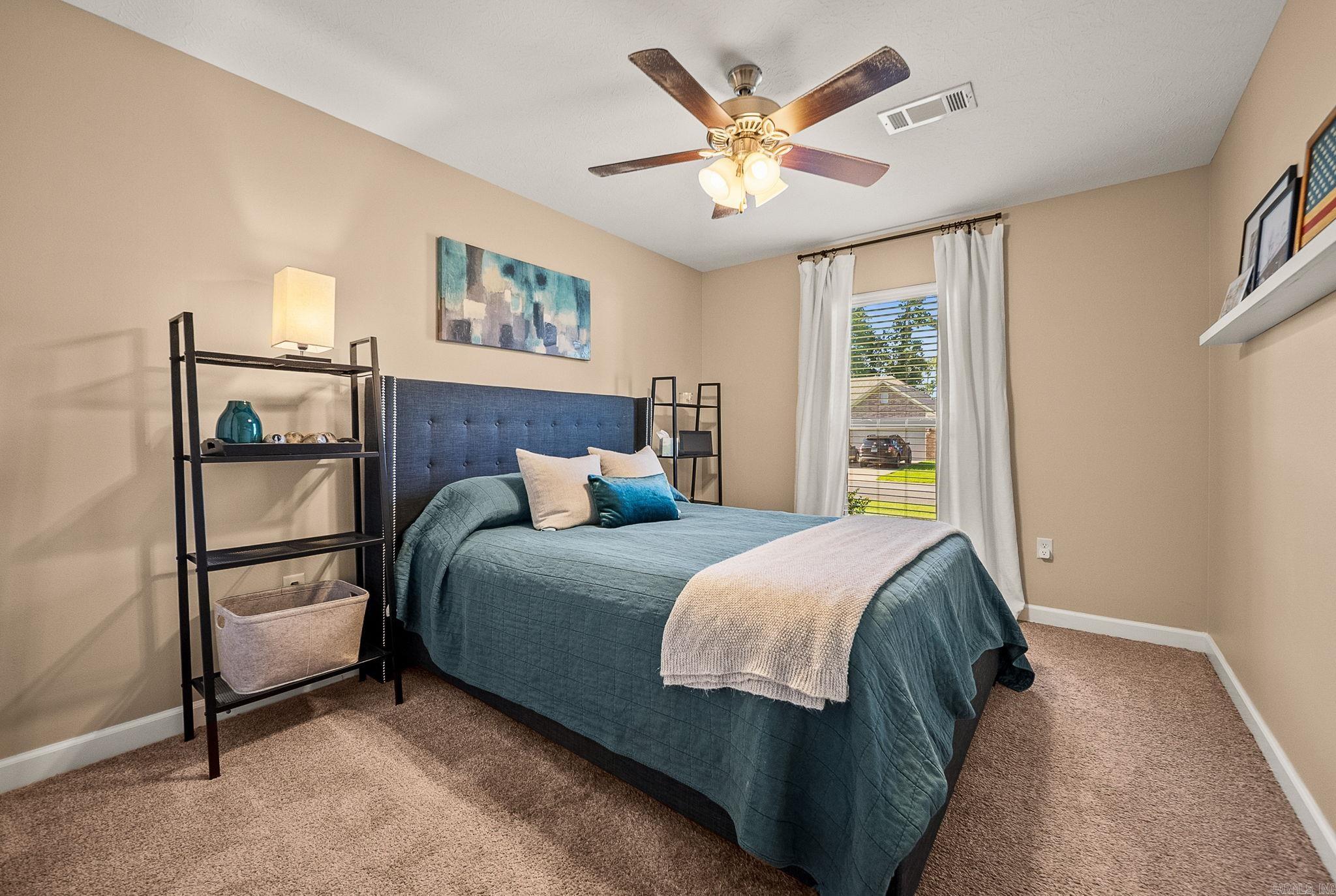 MAKENNA COVE - Residential
