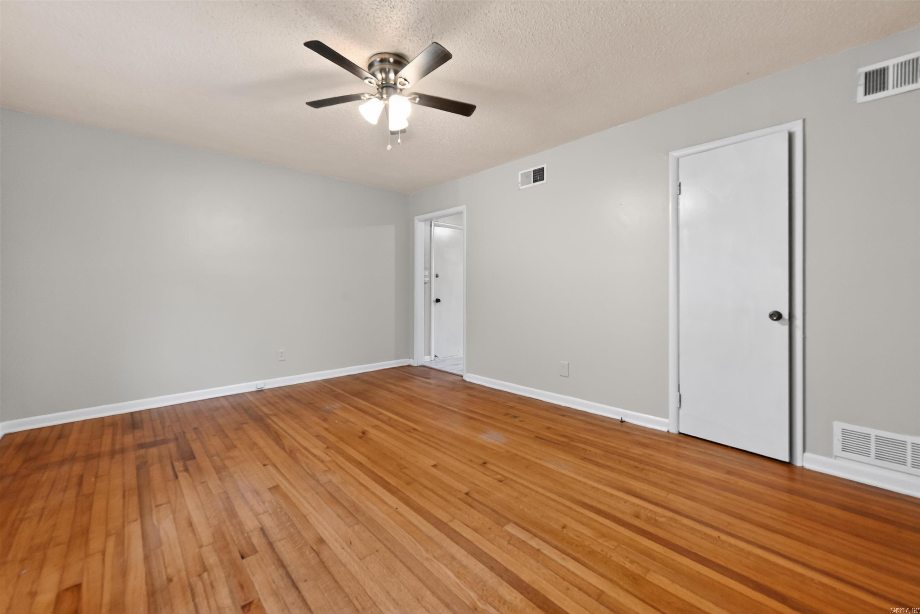 WAKEFIELD VILLAGE - Residential