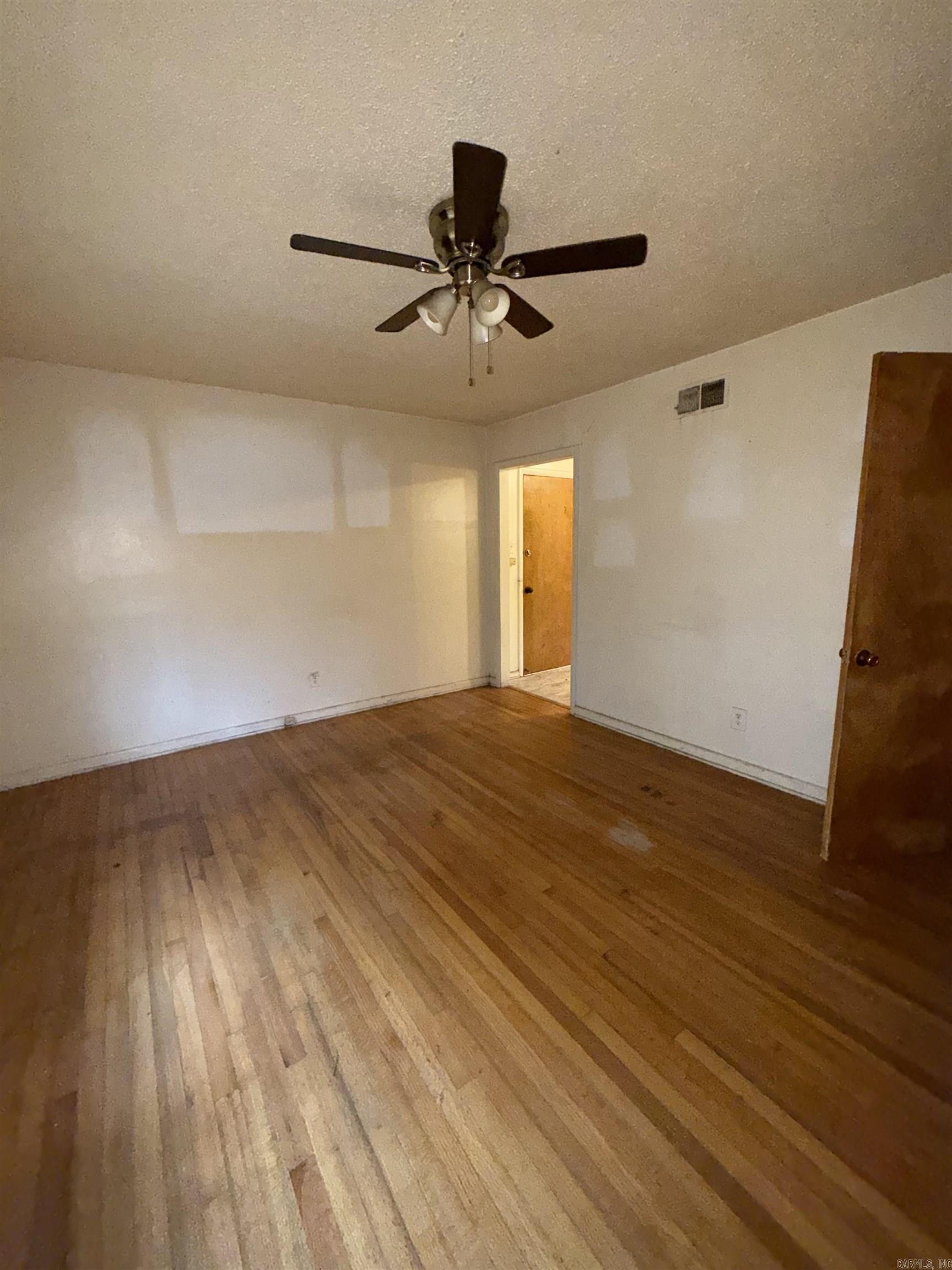 WAKEFIELD VILLAGE - Residential