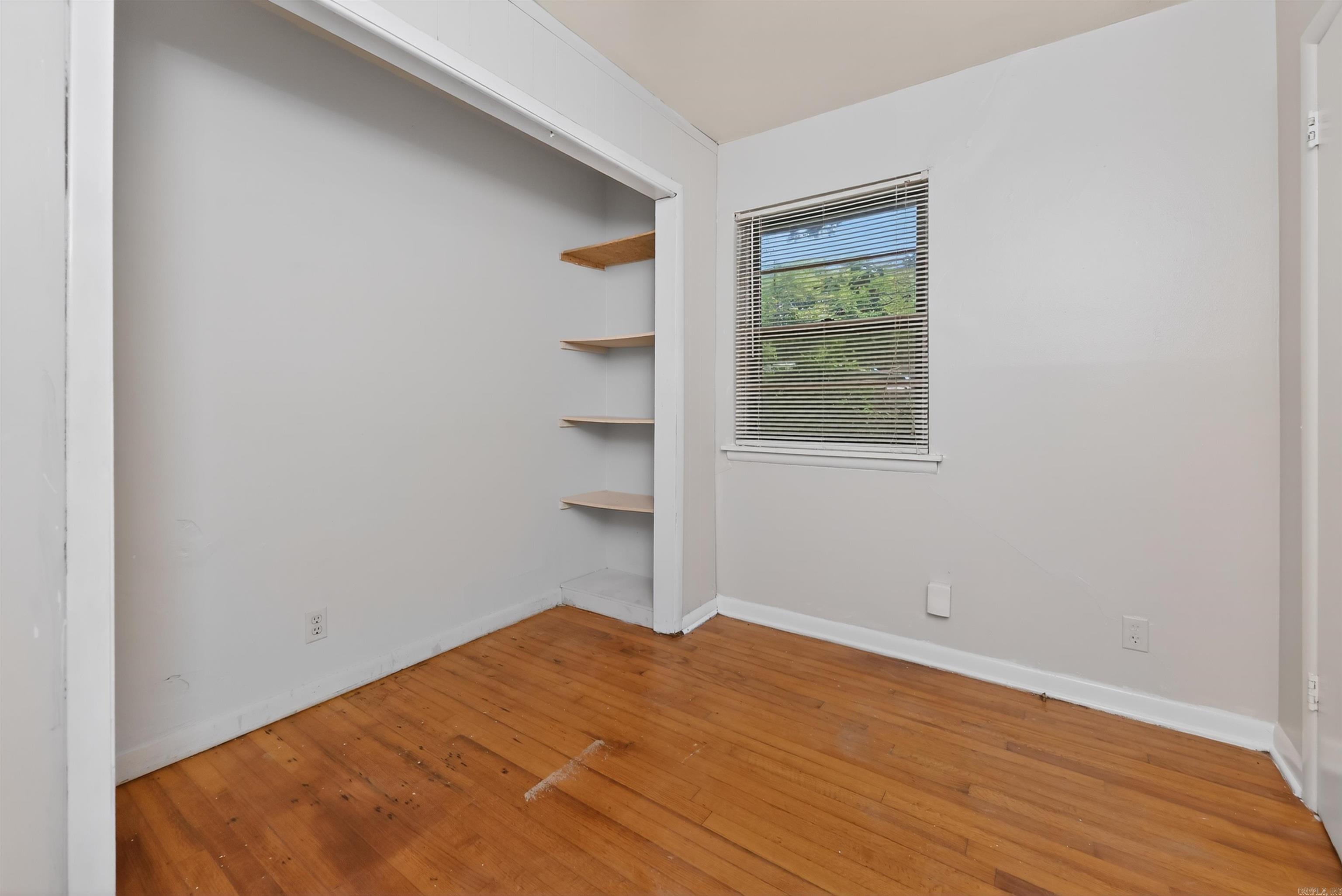 WAKEFIELD VILLAGE - Residential