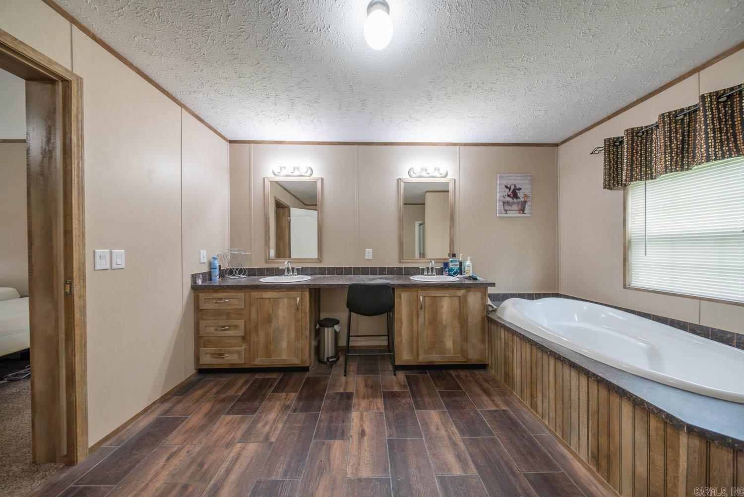 Magic Mountain - Residential