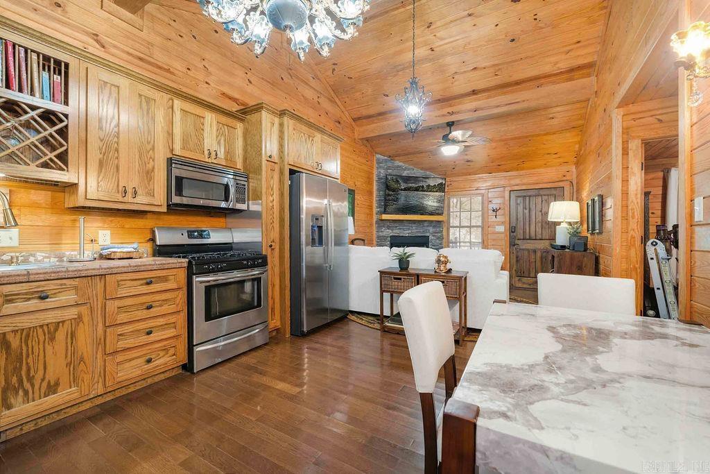 PRIMROSE CREEK - Residential