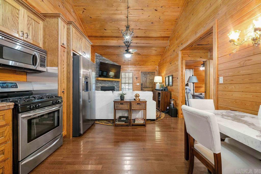PRIMROSE CREEK - Residential