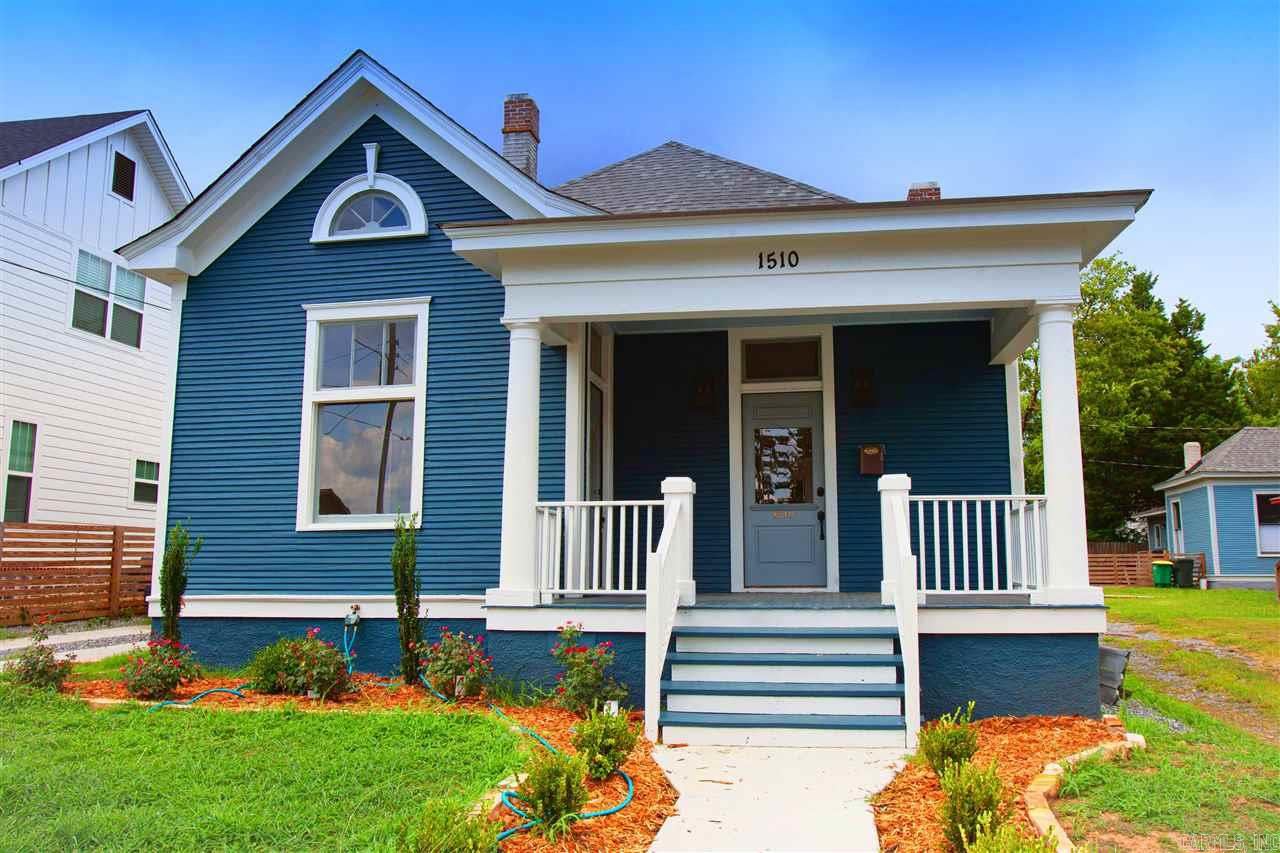 Great 3bd/2ba historic home in downtown Little Rock! Beautiful flooring throughout. Cute little front porch and nice yard space. Great location and great community. Walking distance from SOMA district and Pettaway Square! This property is managed by Hoffman Team so beware of scammers - we will never ask you to Cashapp us money. The lease for this property is for 18 months to 2 years with a 3% increase after the first year. Income must be 3x the amount of rent. Deposit, first month’s rent, and the $50 administration fee due before move in. This property does not accept section 8. Visit our Hoffman Team website or come to our office to schedule your showing today! We are located at 3009 W Markham Street in Little Rock and our office hours are Monday - Friday, 8:30am-4:30pm.