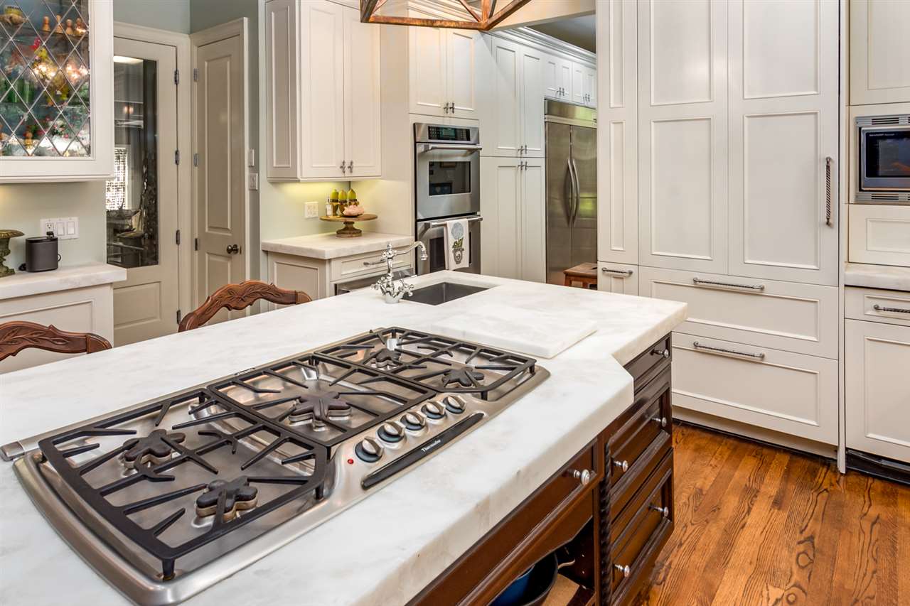 HICKORY HILLS - Residential