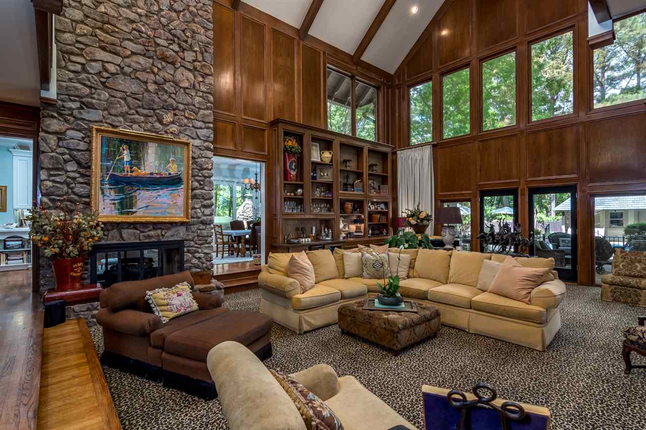 HICKORY HILLS - Residential