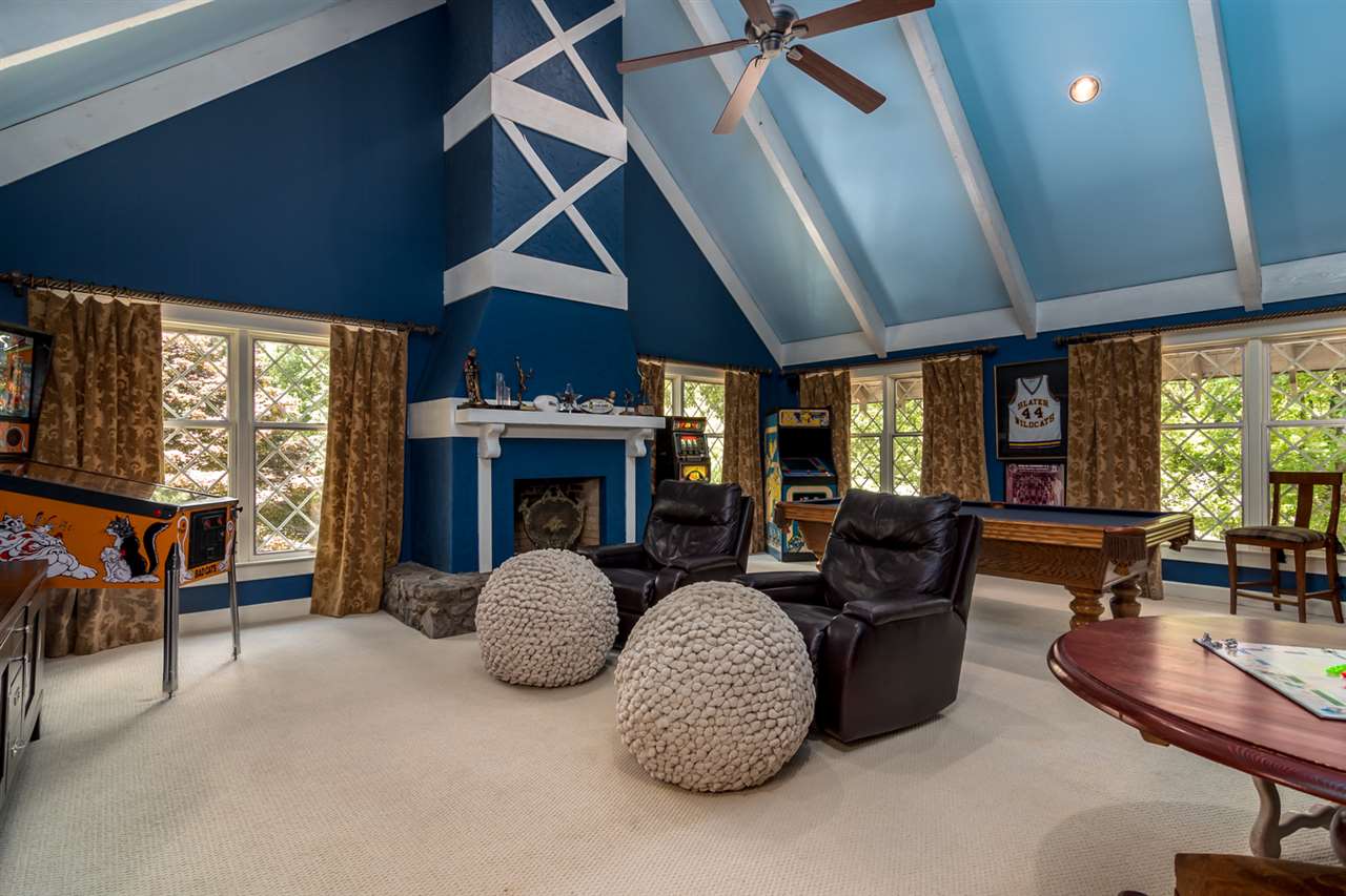 HICKORY HILLS - Residential