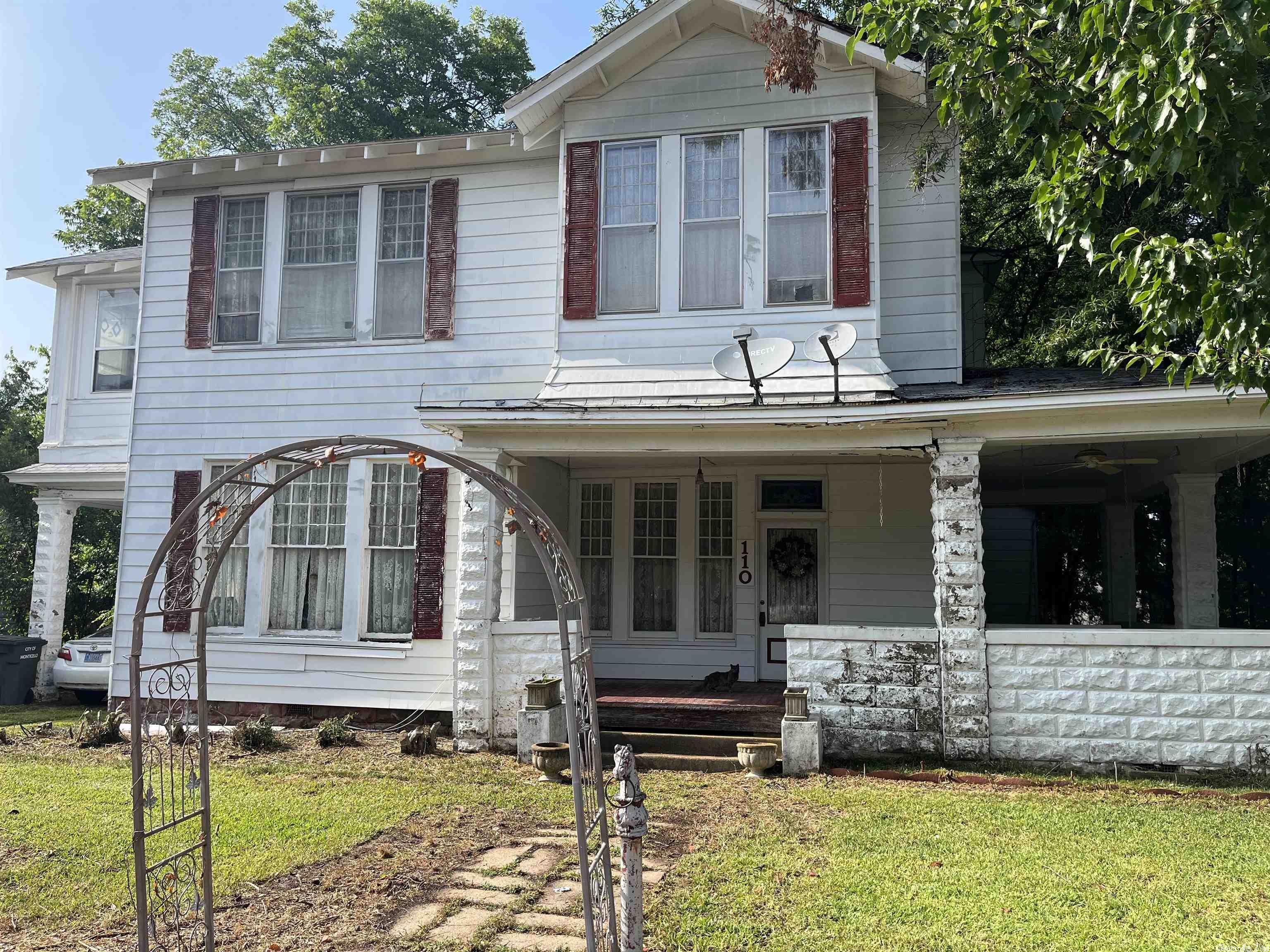 Looking for a FIXER UPPER????  INVESTORS this one is for YOU!! This 1920's charmer boasts charm and character throughout!! A little TLC could make this charmer OH SO CUTE!!! 2803 sq ft, 2 story, with large, fenced backyard.  Call today for your tour.