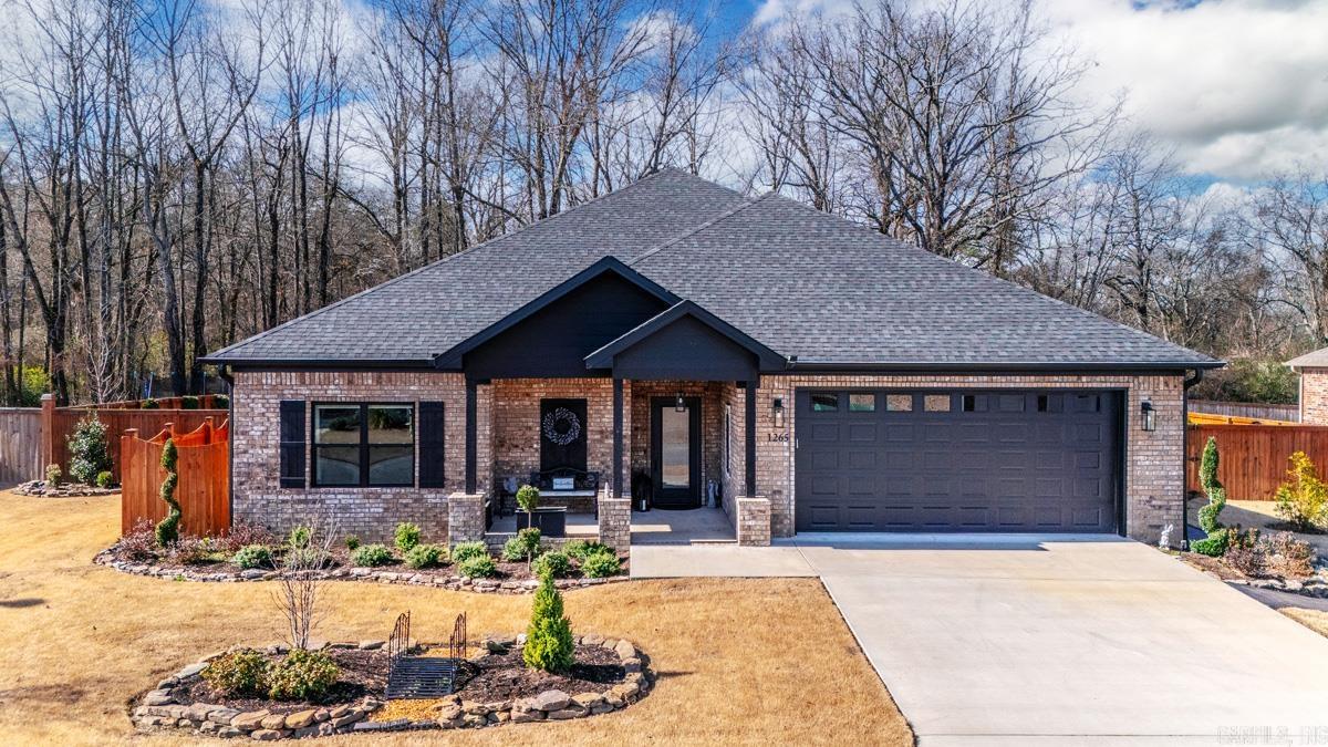 OLDE SALEM TOWNSHIP - Residential