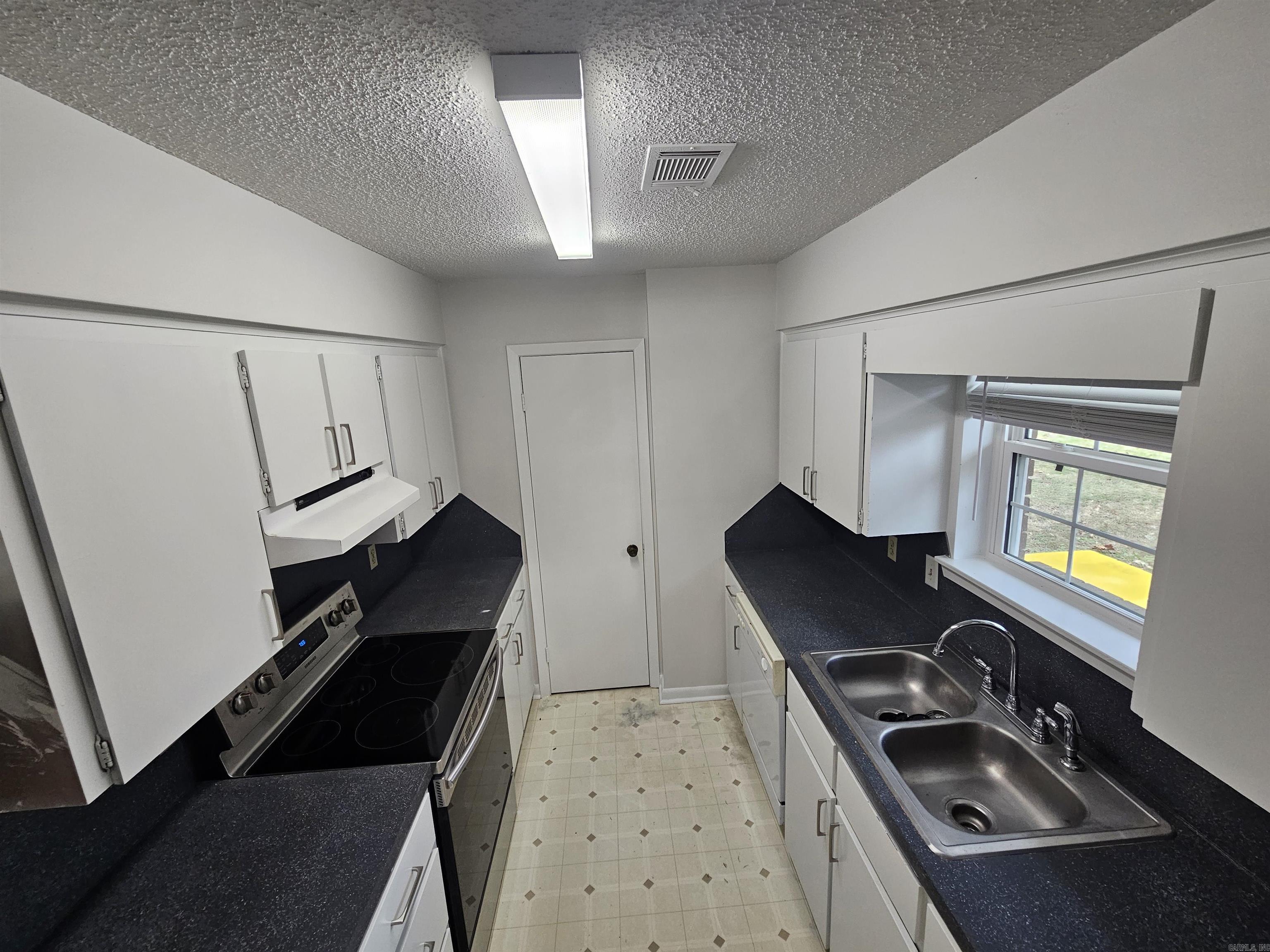 MEADOWLARK - Residential
