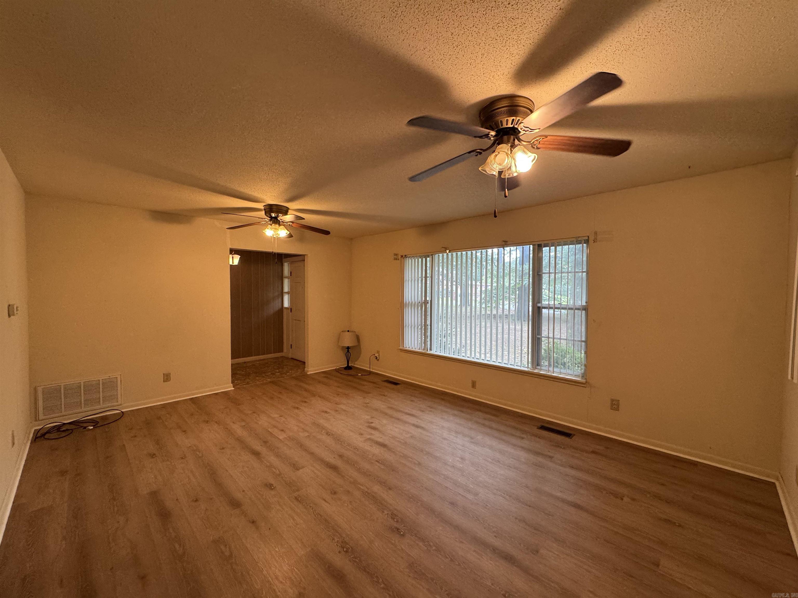 HURRICANE HEIGHTS - Residential