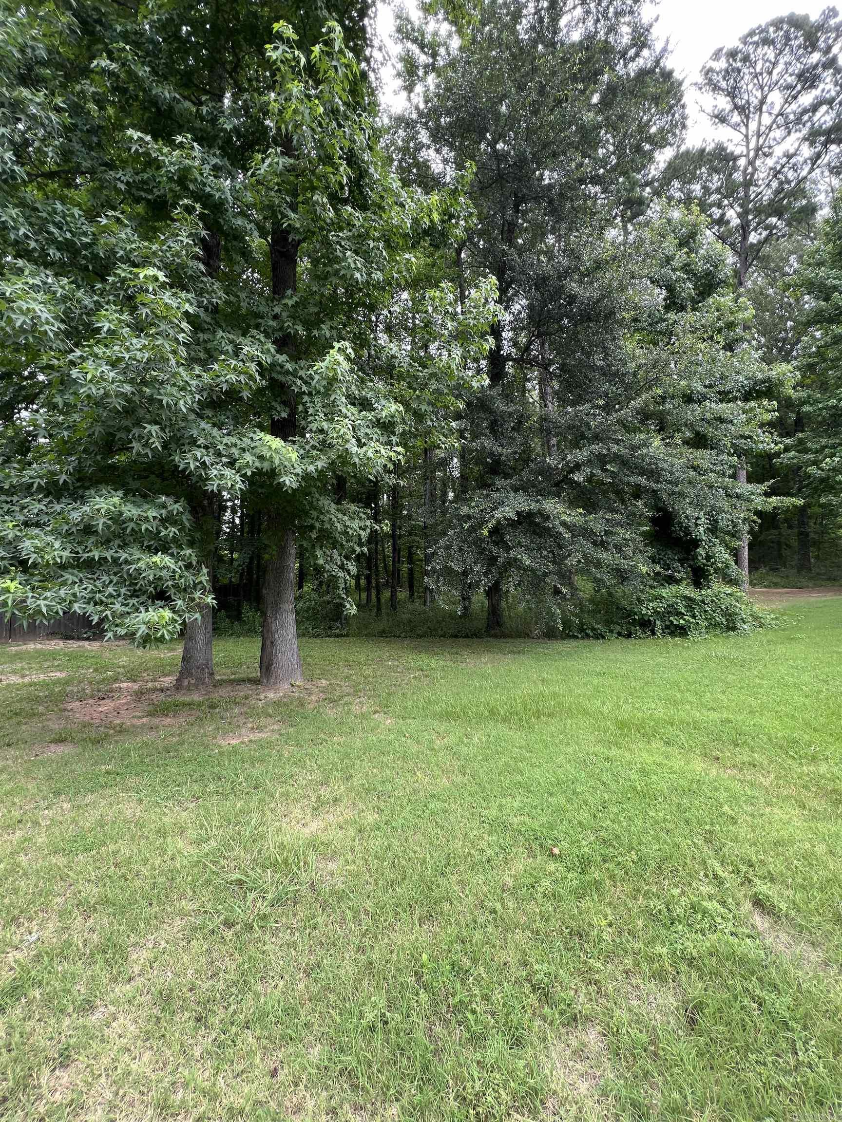 calling all Builders and people looking to build. This lot is located in a cul de sac in an established neighborhood, It's priced right to move quickly.  1500 Sq foot minimum build.