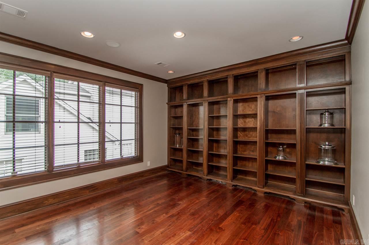 NEWTONS - Residential