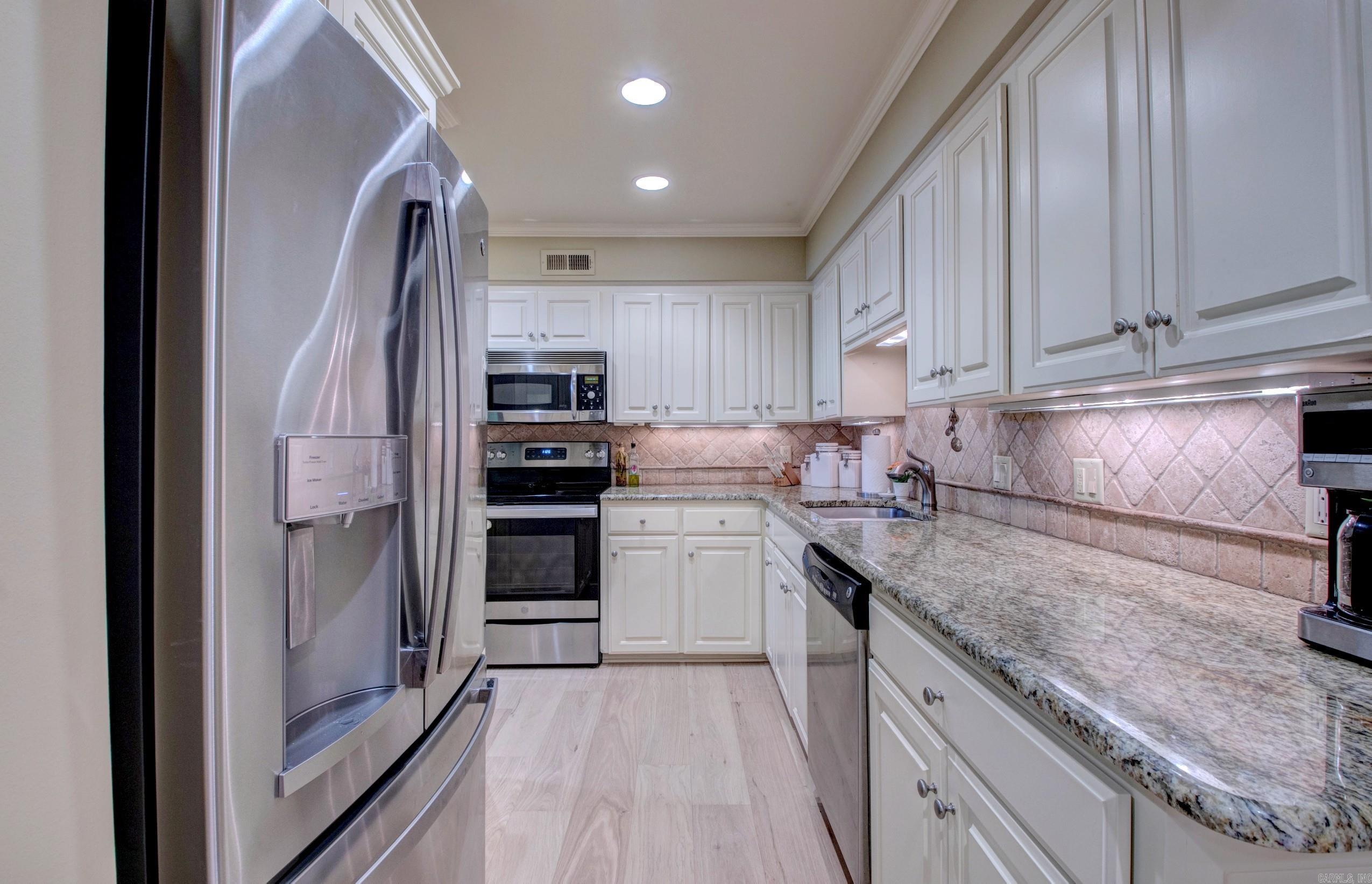 CAMBRIDGE PLACE HPR - Residential