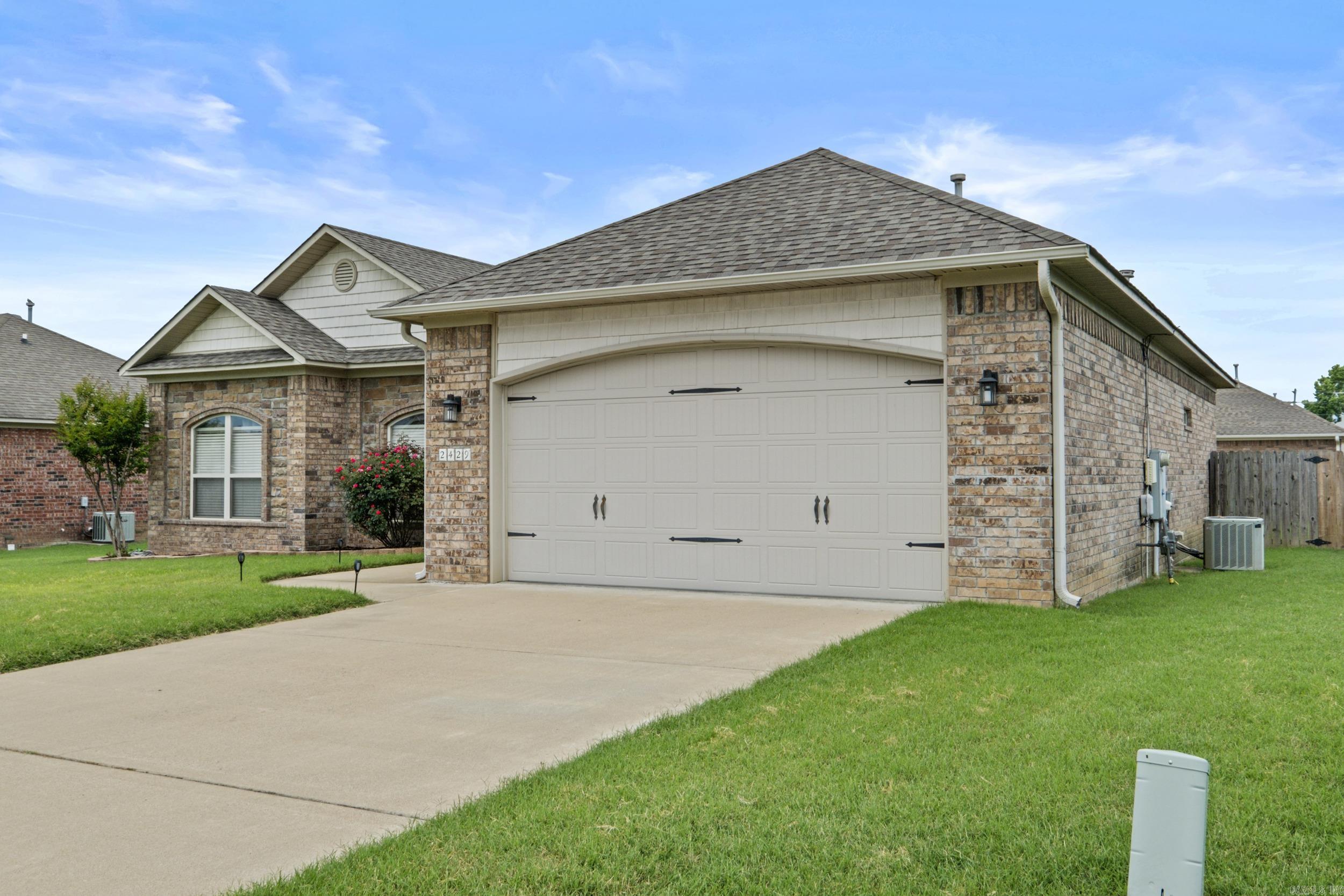STONEHENGE PLACE - Residential