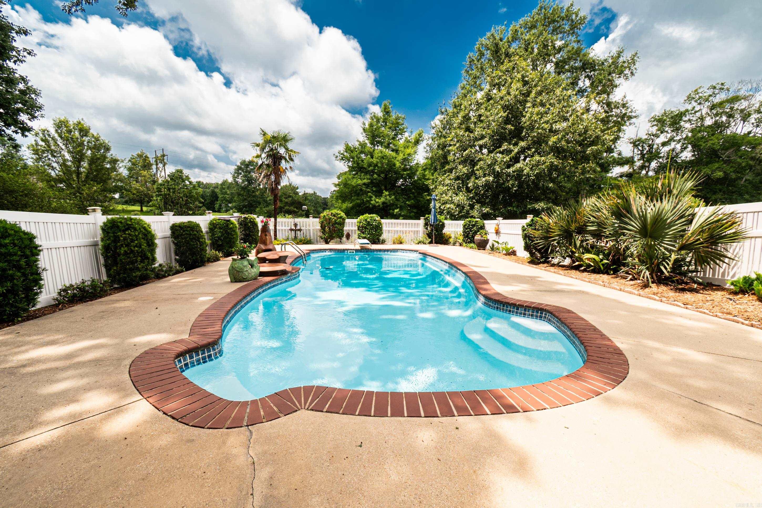 MEADOW HILLS - Residential