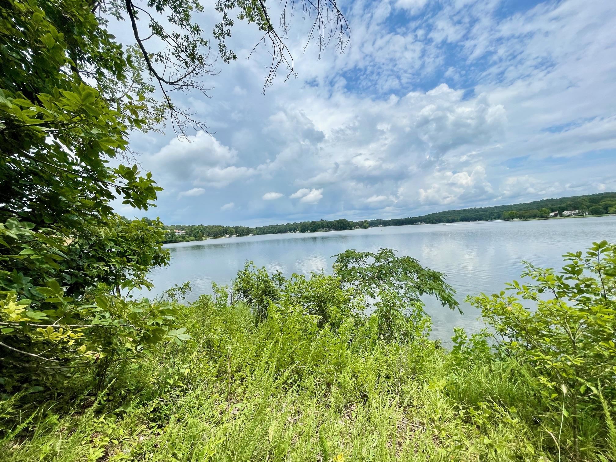 CROWN VIEW - Land