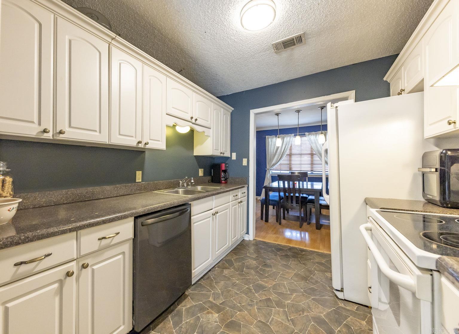 CARYWOOD - Residential