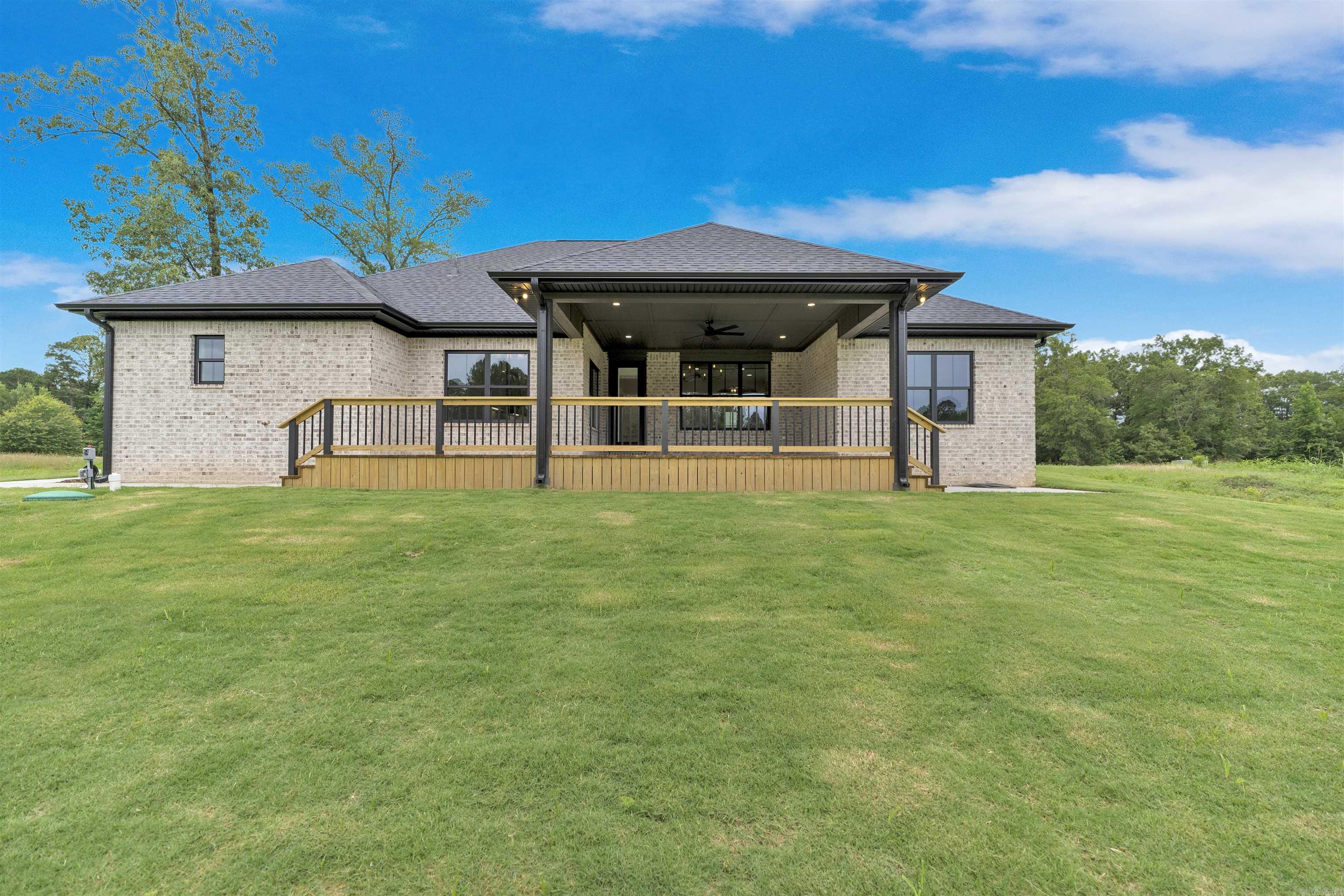 THE VILLAGE AT PRAIRIE CREEK - Residential