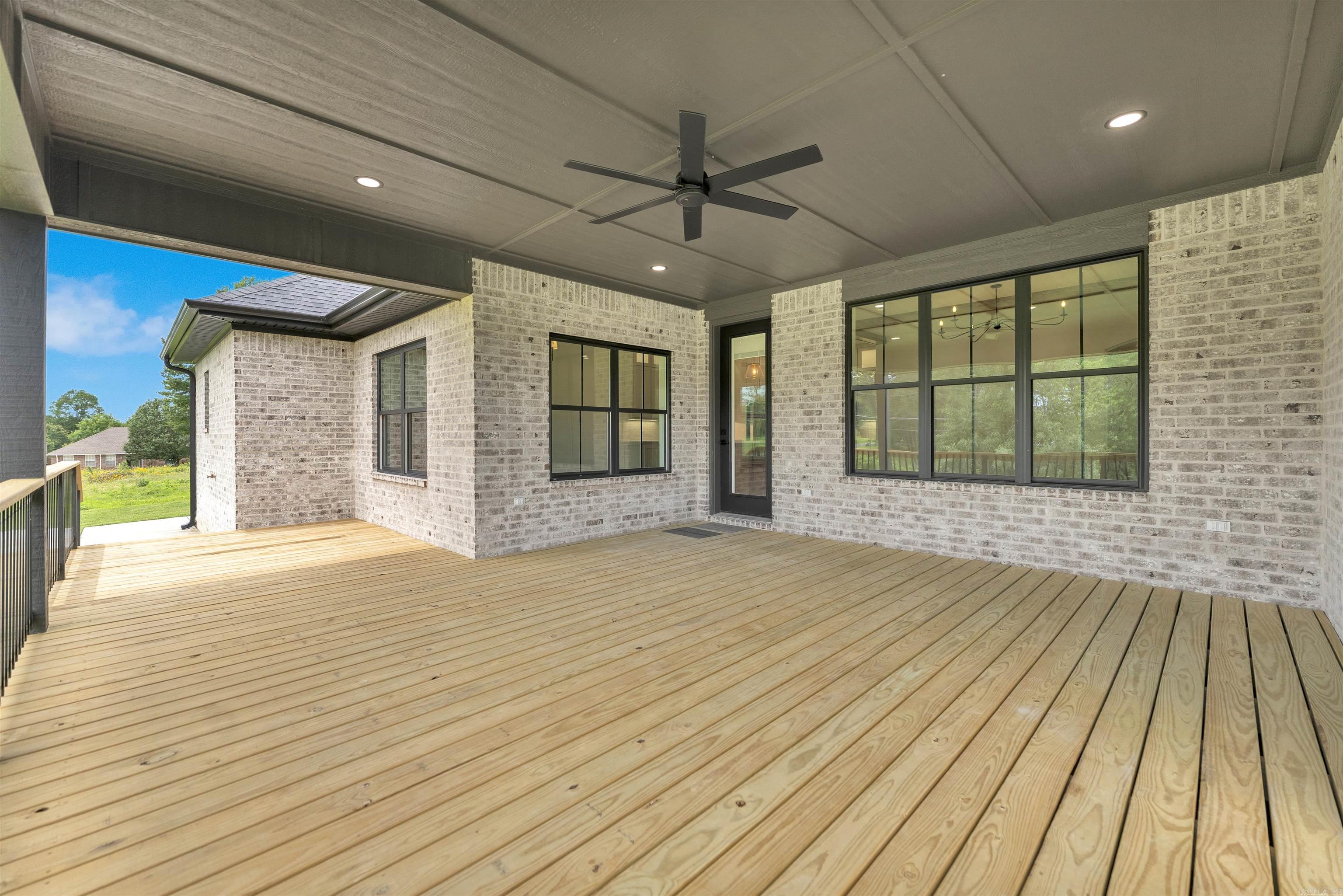 THE VILLAGE AT PRAIRIE CREEK - Residential