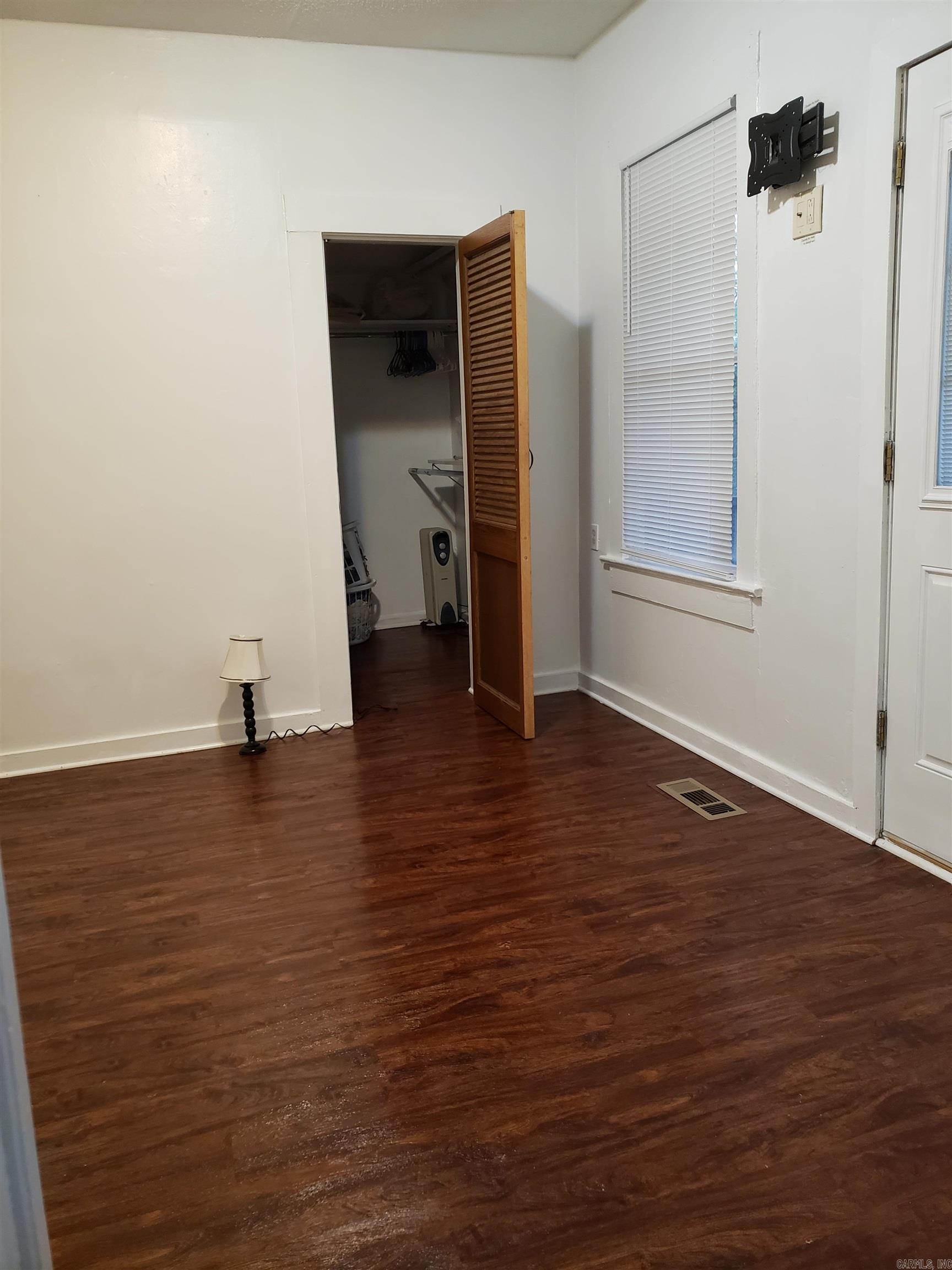 COLLINS - Residential