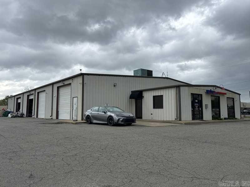 Building and Land zoned commercial, tenant in place, high traffic, so much visibility and potential for all and any projects, commercial, residential, multi family, so many uses for this property for development! Close to Conway Commons, Shopping, restaurants and so much more! Professional drone pics to follow.