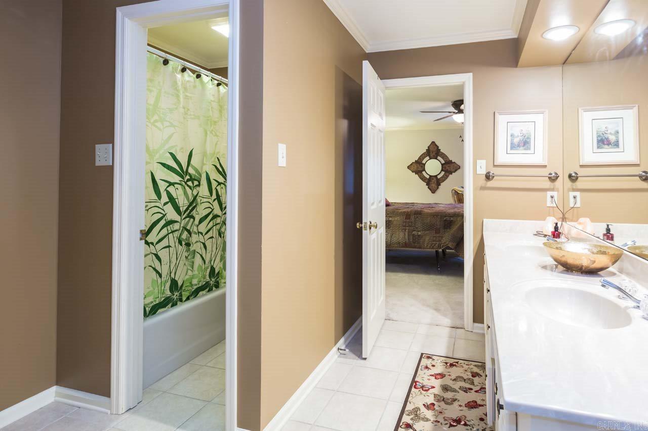 LONGLEA MANOR ADDN - Residential