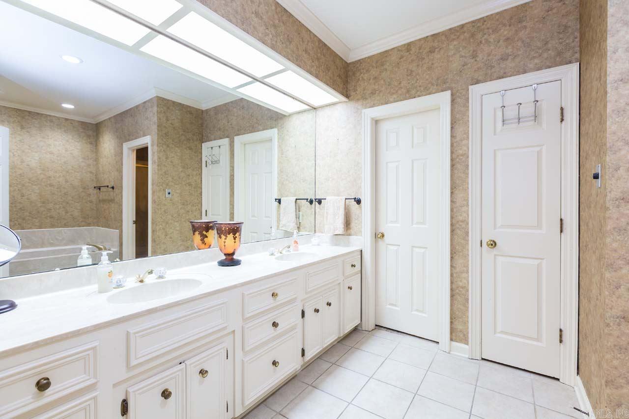 LONGLEA MANOR ADDN - Residential