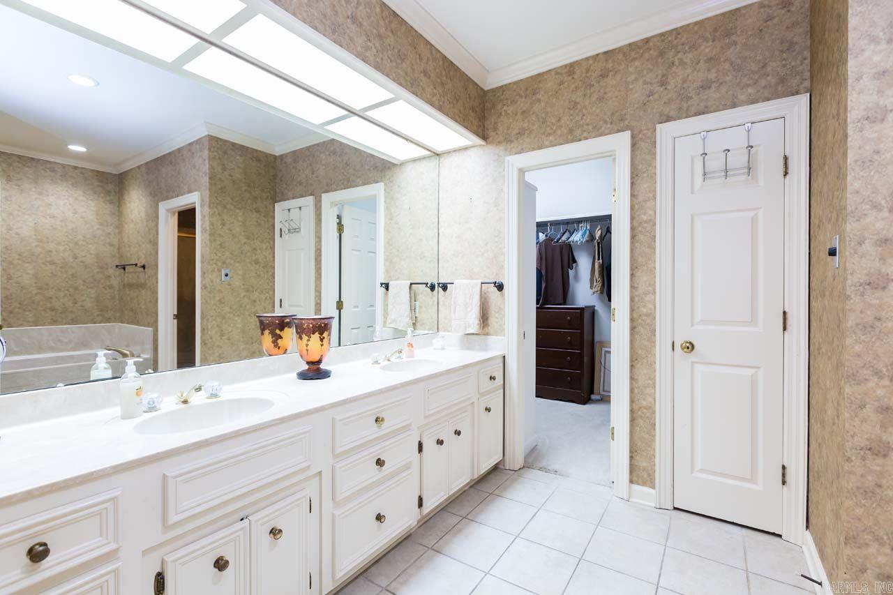 LONGLEA MANOR ADDN - Residential