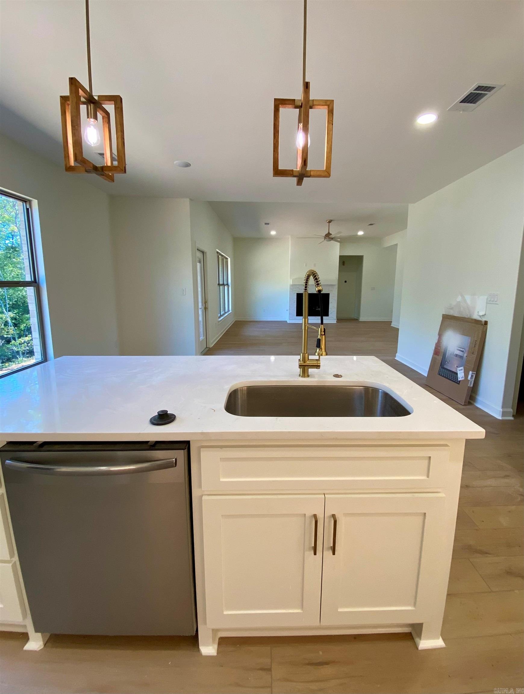 EDGEWATER - Residential