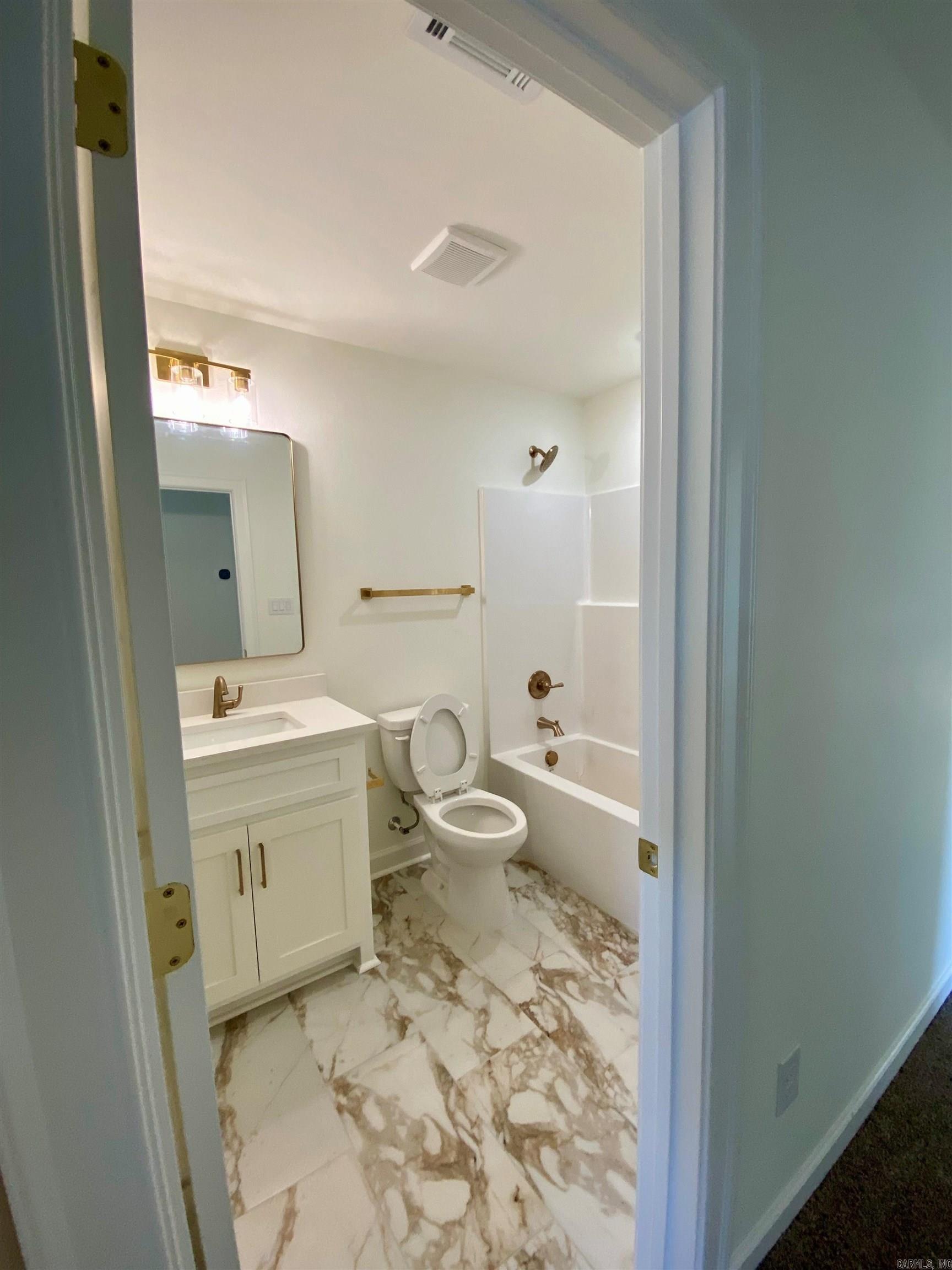 EDGEWATER - Residential