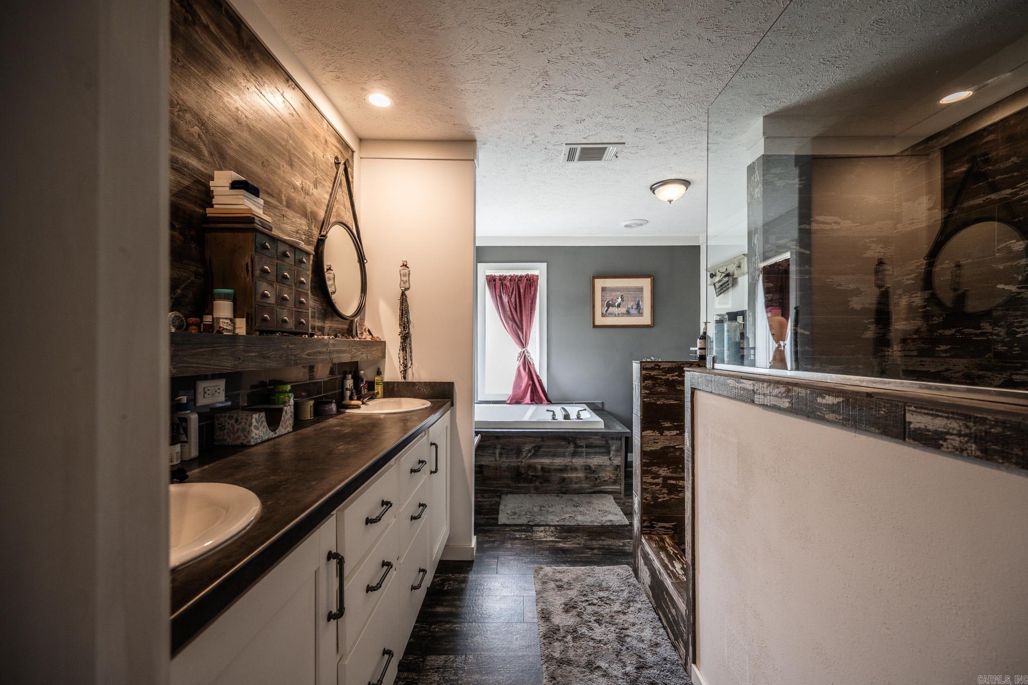 Mount Ida - Residential