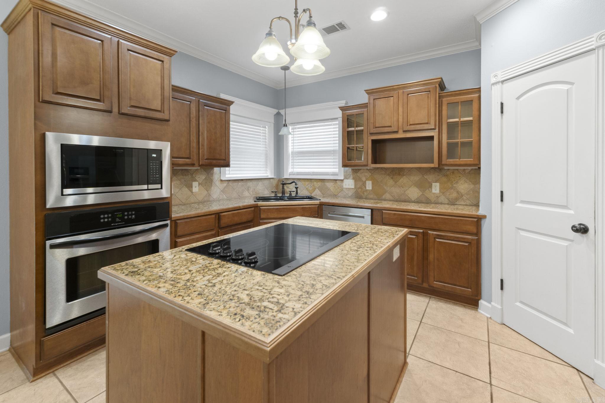 CEDAR KNOLLS & CEDAR VIEW - Residential