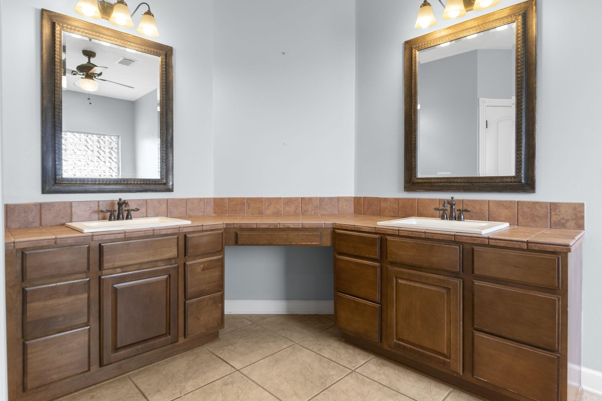CEDAR KNOLLS & CEDAR VIEW - Residential