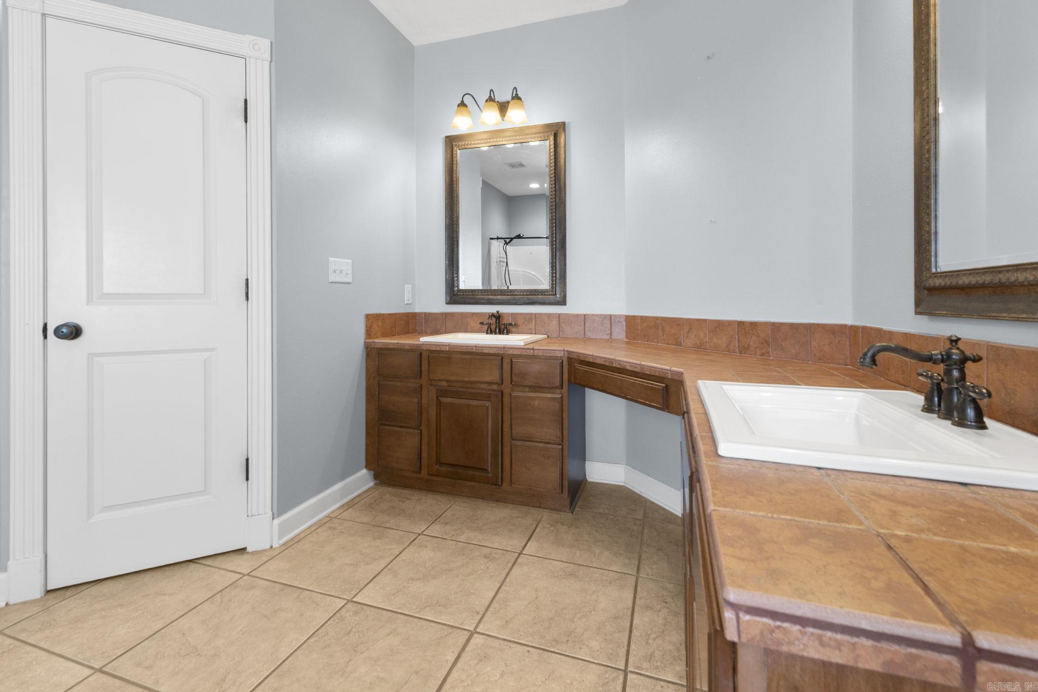 CEDAR KNOLLS & CEDAR VIEW - Residential