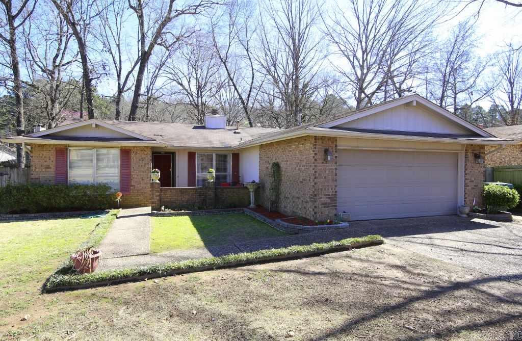 Beautiful 4BD/2BA home in Parkway Place subdivision on quiet cul-de-sac.  Home features: stainless steel appliances, granite tile counter tops in kitchen, beautiful hardwoods throughout dining area and living room. Walking distance to neighborhood park and swimming pool.  This home is in excellent condition!