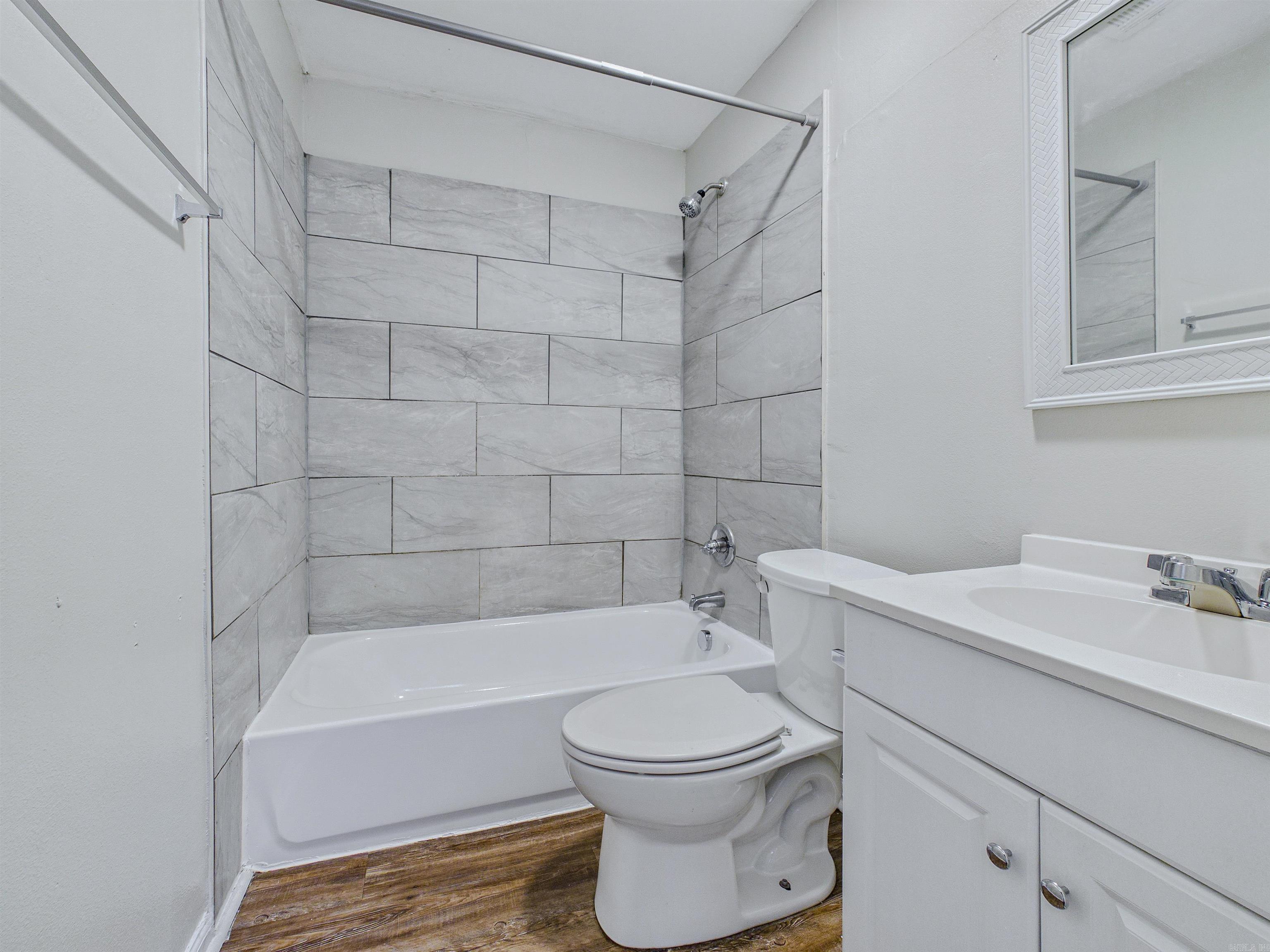 BARROW JOHN - Residential