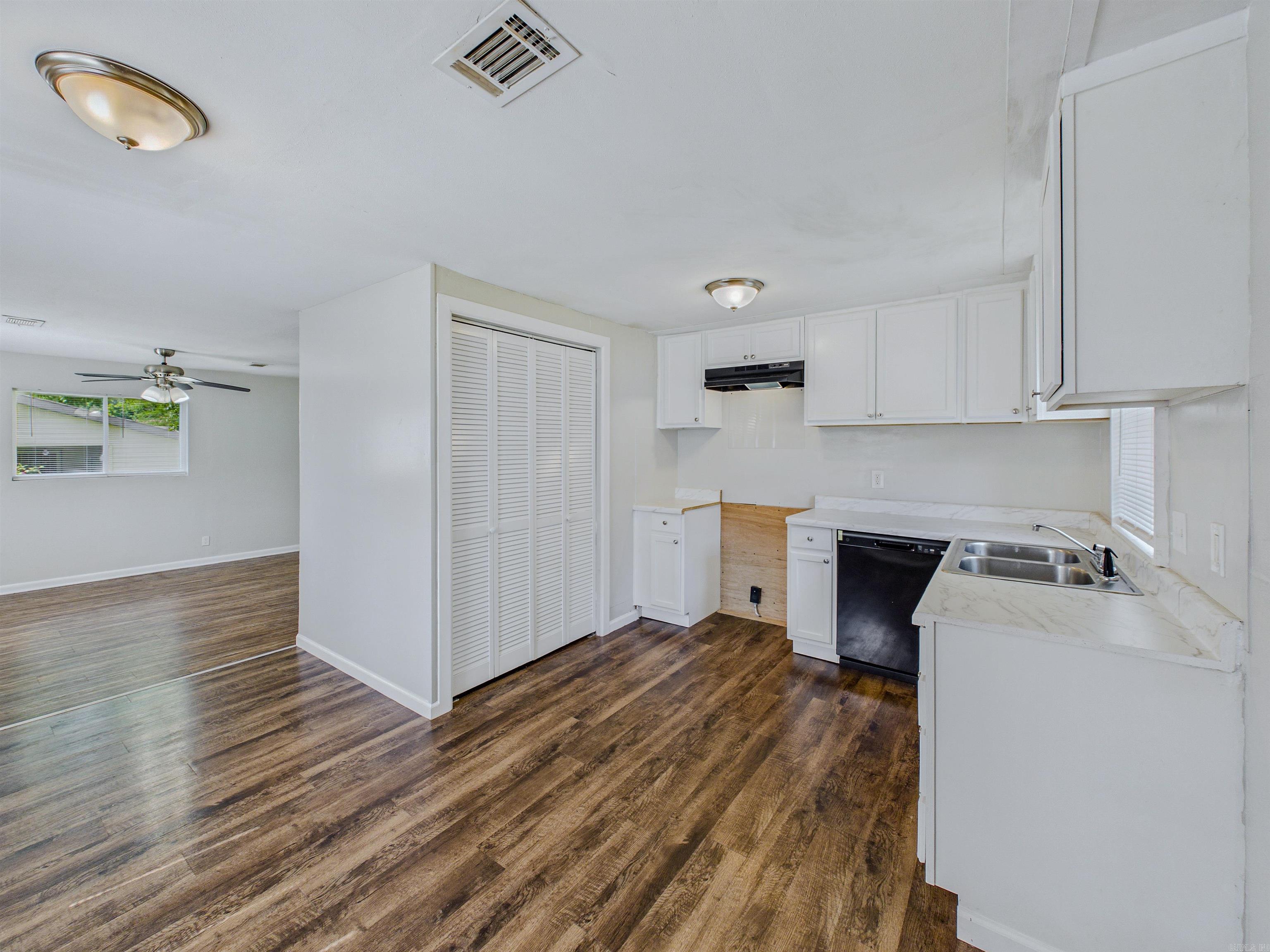 BARROW JOHN - Residential