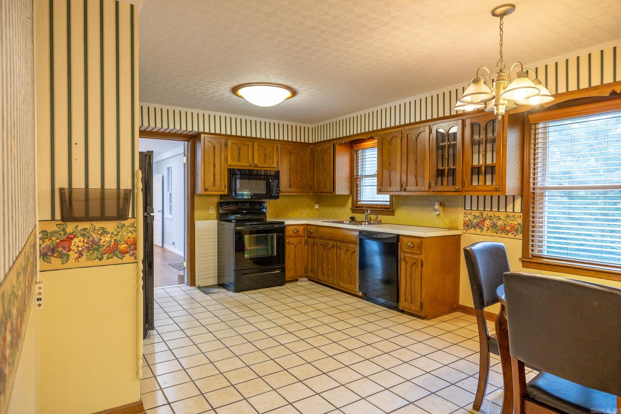 M&B PIGGOTT 2-20-8 - Residential
