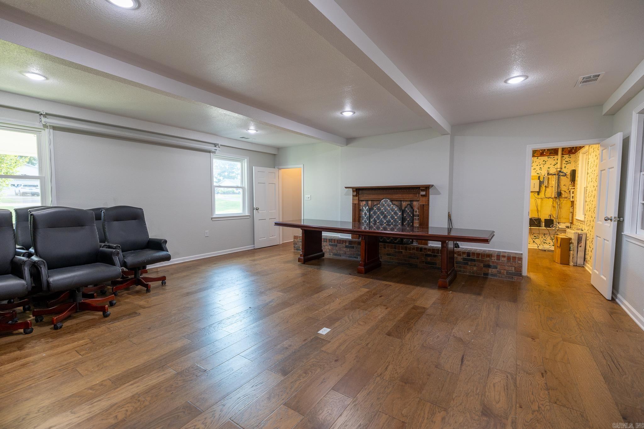 M&B PIGGOTT 2-20-8 - Residential