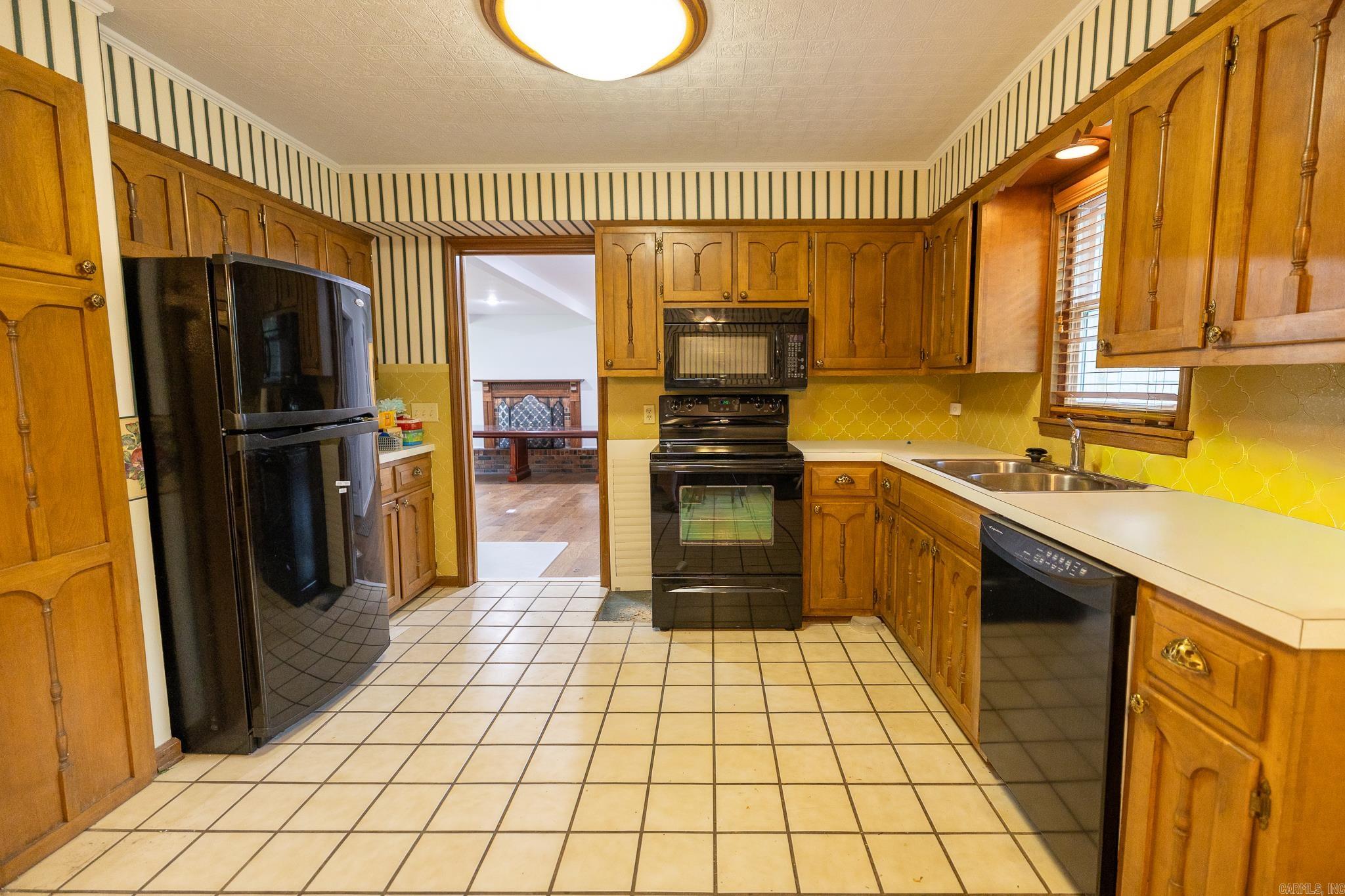 M&B PIGGOTT 2-20-8 - Residential