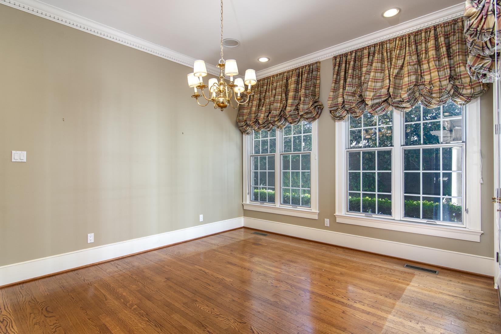 HICKORY CREEK - Residential