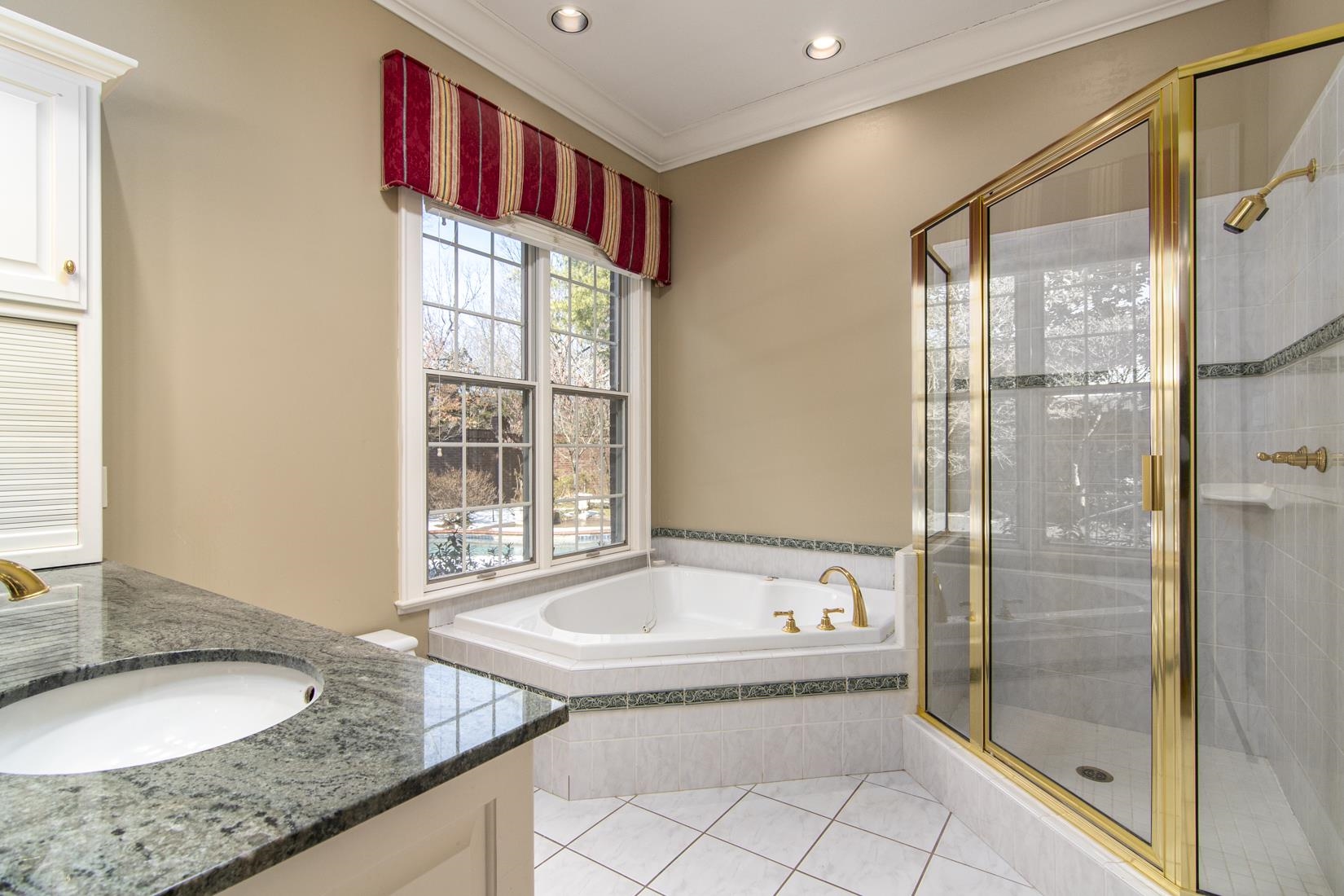 HICKORY CREEK - Residential