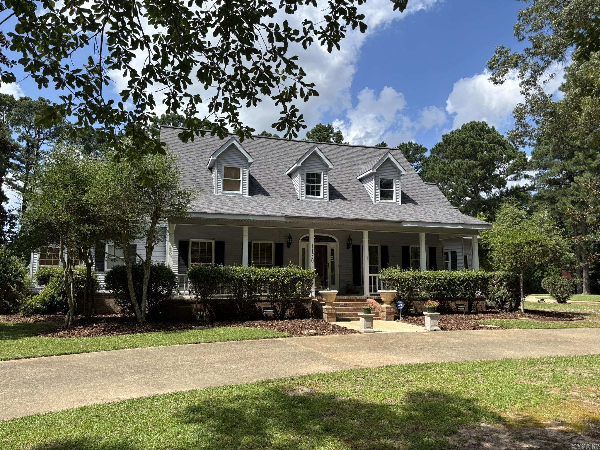 HOLLOW HILLS - Residential