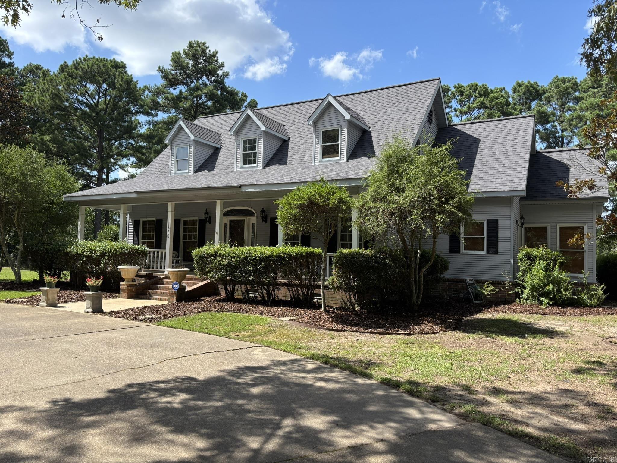 HOLLOW HILLS - Residential