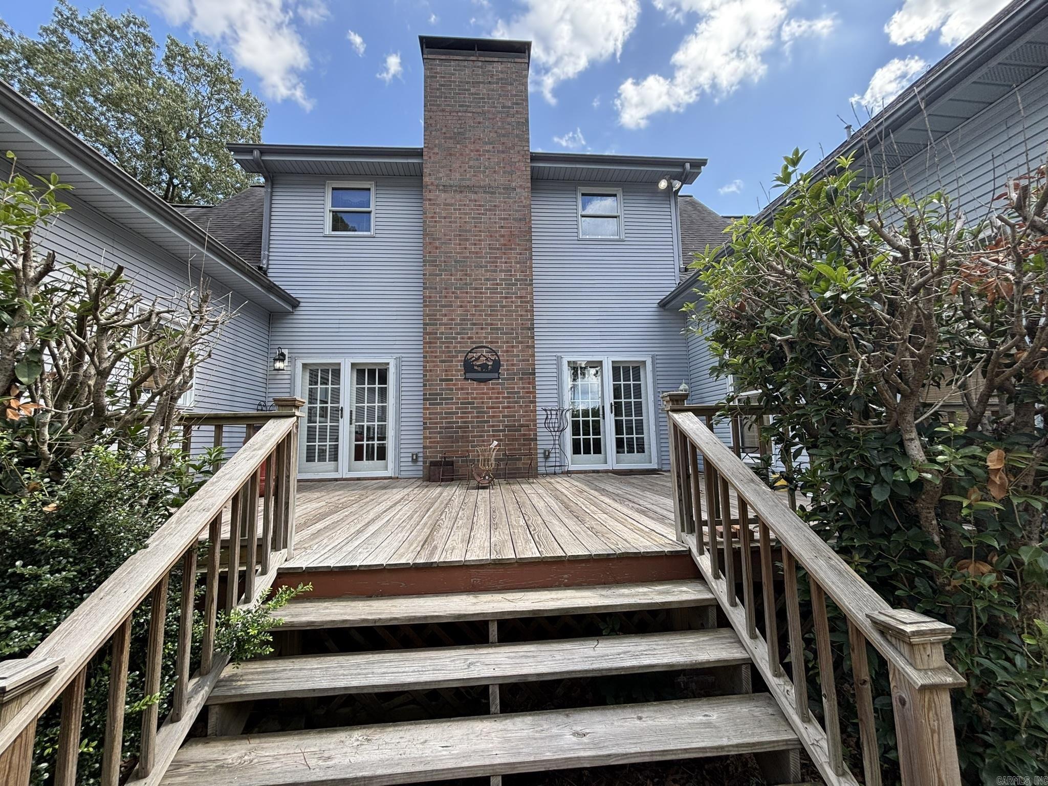 HOLLOW HILLS - Residential