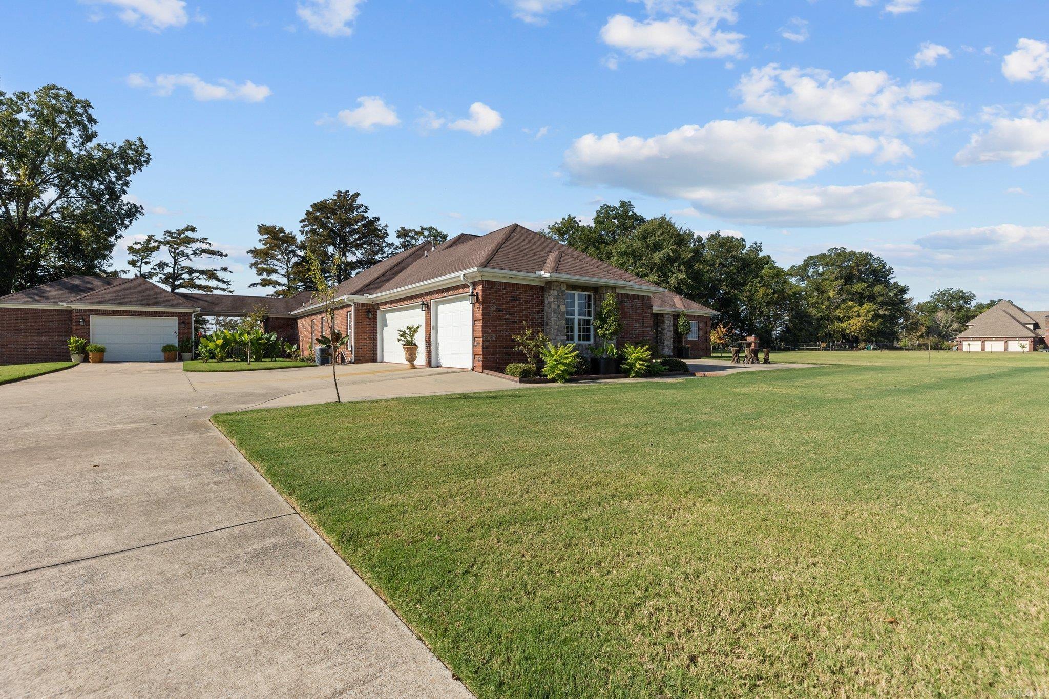 Horseshoe Lake Estates - Residential