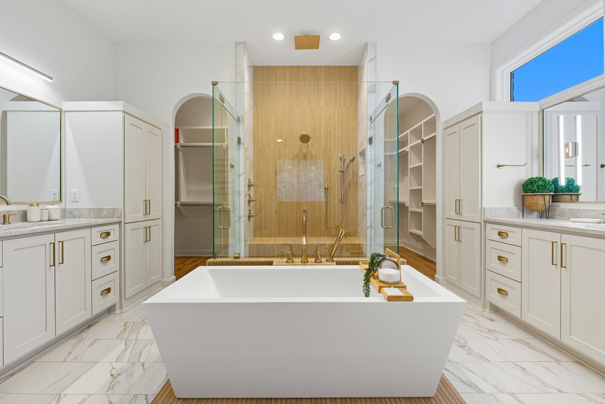 CHENAL VALLEY ABINGTON COURT - Residential